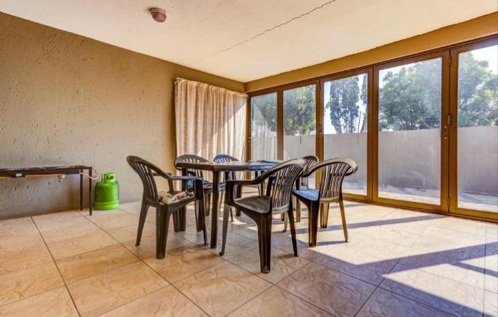 4 Bedroom Property for Sale in Clayville Gauteng