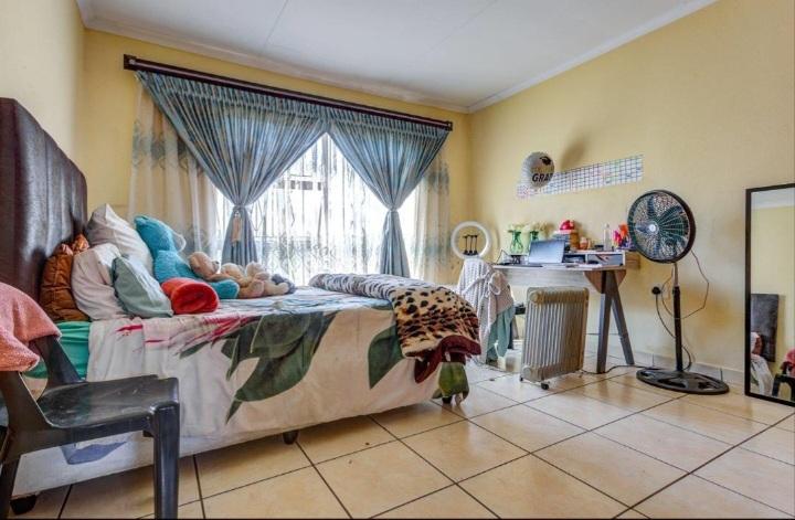 4 Bedroom Property for Sale in Clayville Gauteng