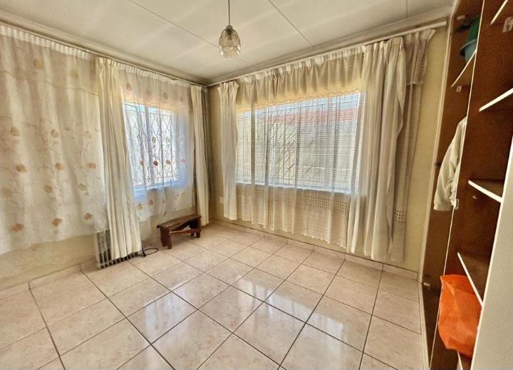 3 Bedroom Property for Sale in Moroka Gauteng