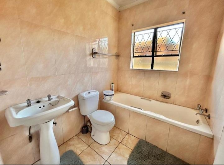 3 Bedroom Property for Sale in Moroka Gauteng