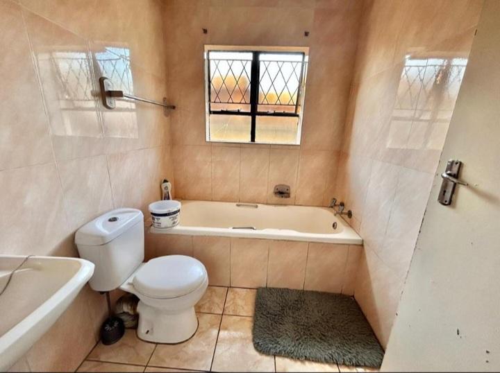 3 Bedroom Property for Sale in Moroka Gauteng