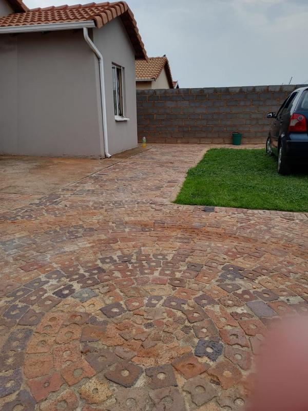 3 Bedroom Property for Sale in Protea Glen Gauteng