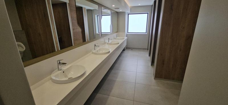 To Let Commercial Property for Rent in Vorna Valley Gauteng