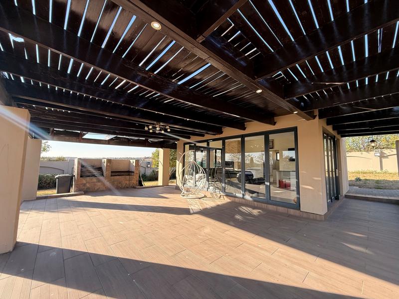 6 Bedroom Property for Sale in Blue Hills Equestrian Estate Gauteng