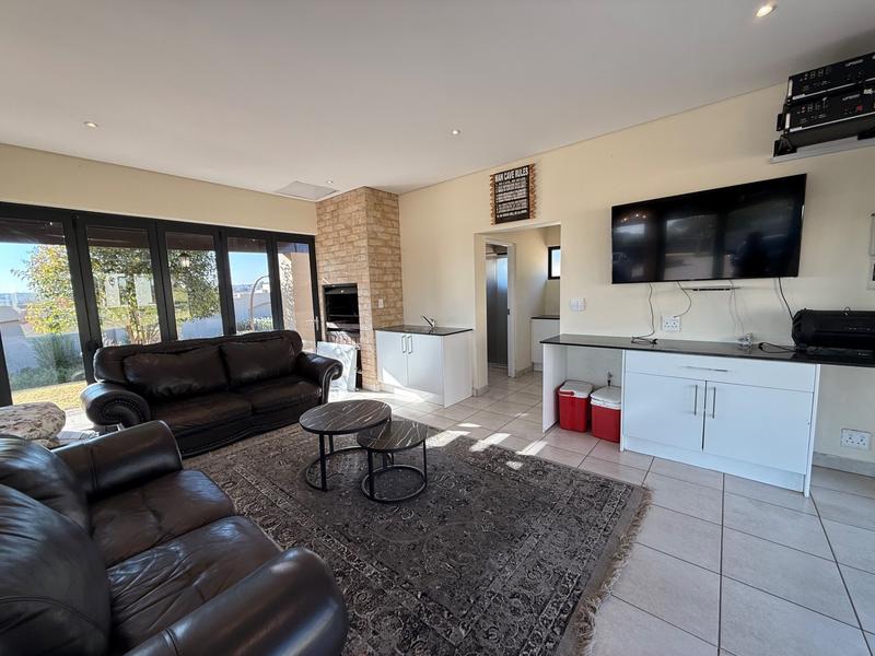 6 Bedroom Property for Sale in Blue Hills Equestrian Estate Gauteng