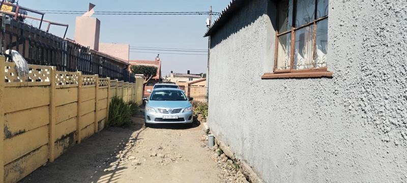 2 Bedroom Property for Sale in Moroka Gauteng