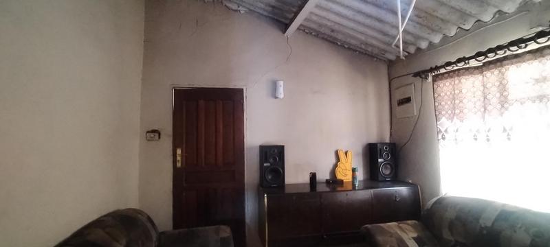 2 Bedroom Property for Sale in Moroka Gauteng