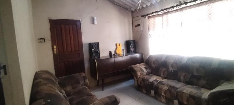 2 Bedroom Property for Sale in Moroka Gauteng