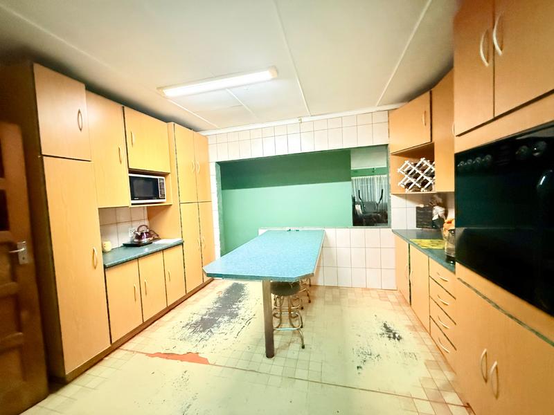 4 Bedroom Property for Sale in Vanderbijlpark CE 2 Gauteng