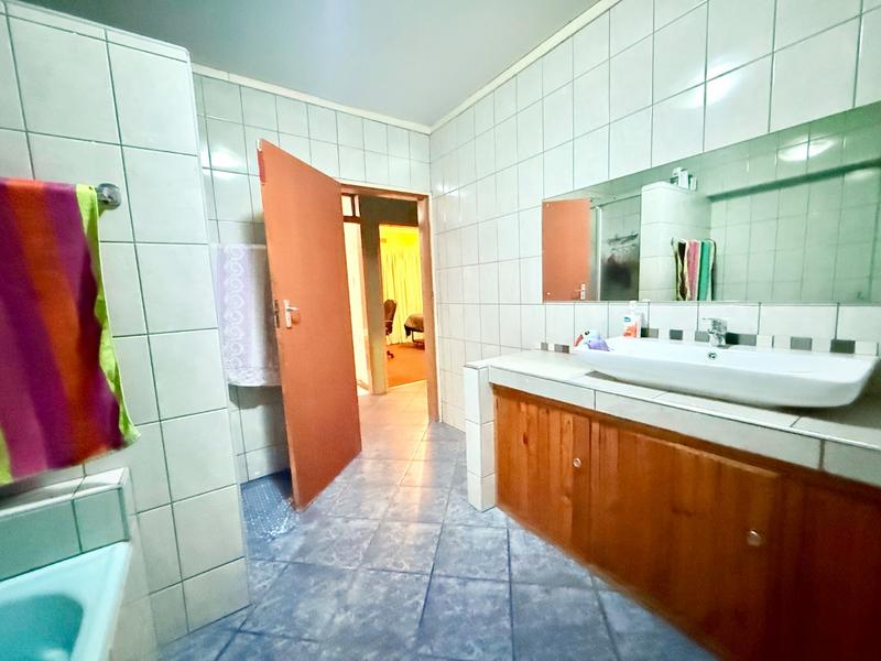 4 Bedroom Property for Sale in Vanderbijlpark CE 2 Gauteng