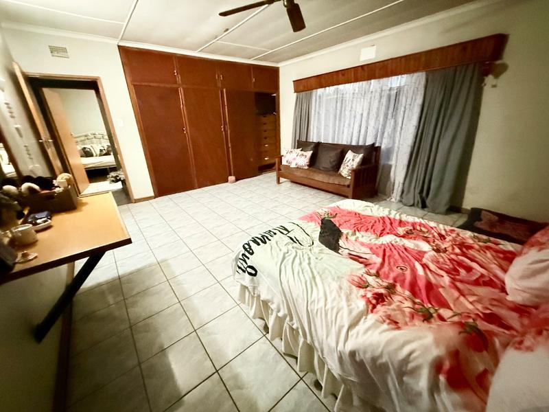 4 Bedroom Property for Sale in Vanderbijlpark CE 2 Gauteng