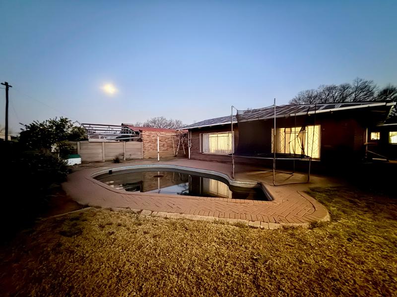 4 Bedroom Property for Sale in Vanderbijlpark CE 2 Gauteng