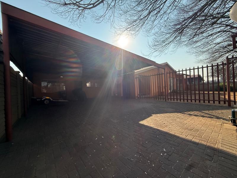 4 Bedroom Property for Sale in Vanderbijlpark CE 2 Gauteng