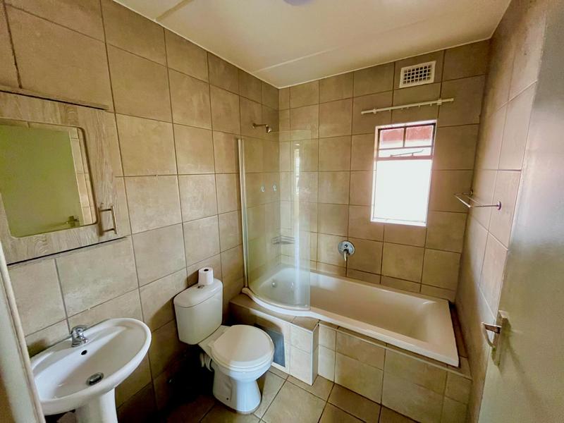 2 Bedroom Property for Sale in Montana Tuine Gauteng