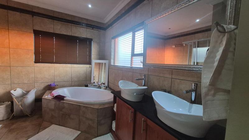 4 Bedroom Property for Sale in Raslouw Gauteng