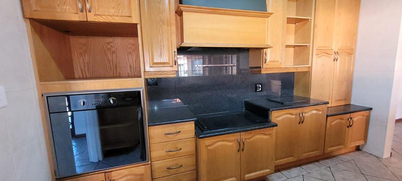 4 Bedroom Property for Sale in Glenvista Gauteng