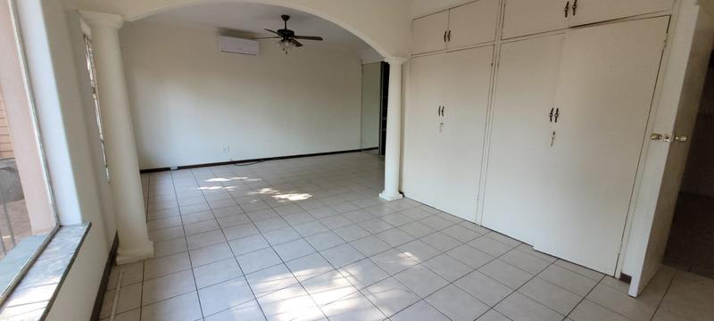 4 Bedroom Property for Sale in Glenvista Gauteng