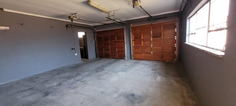 4 Bedroom Property for Sale in Glenvista Gauteng