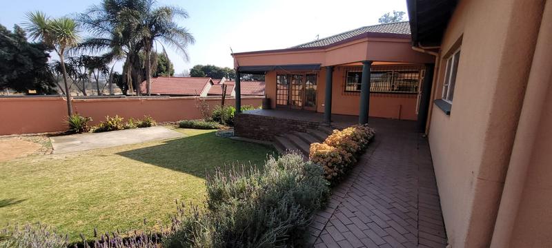 4 Bedroom Property for Sale in Glenvista Gauteng
