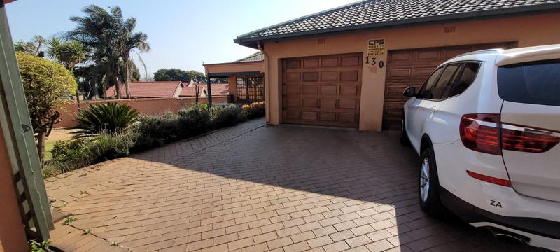 4 Bedroom Property for Sale in Glenvista Gauteng