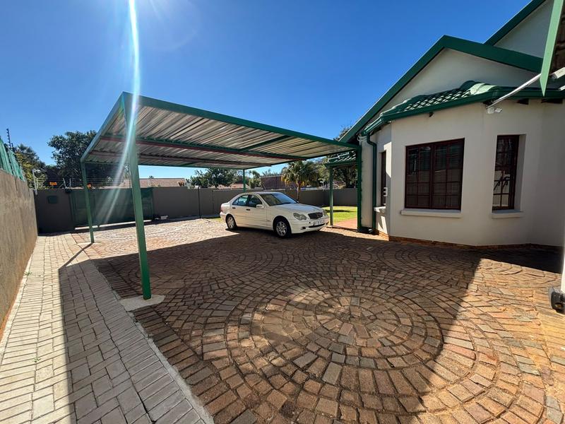 3 Bedroom Property for Sale in Weltevreden Park Gauteng