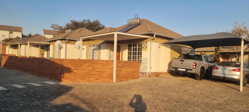 2 Bedroom Property for Sale in The Reeds Gauteng