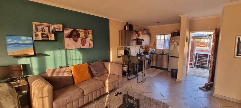 2 Bedroom Property for Sale in The Reeds Gauteng