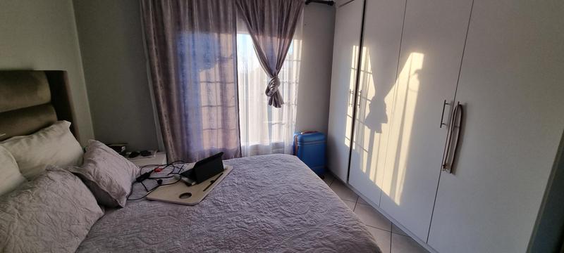 2 Bedroom Property for Sale in The Reeds Gauteng