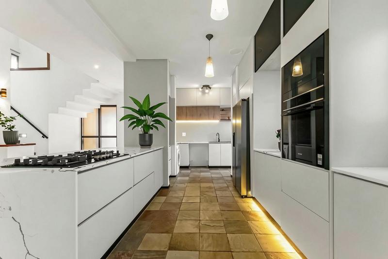 To Let 6 Bedroom Property for Rent in Dainfern Valley Gauteng