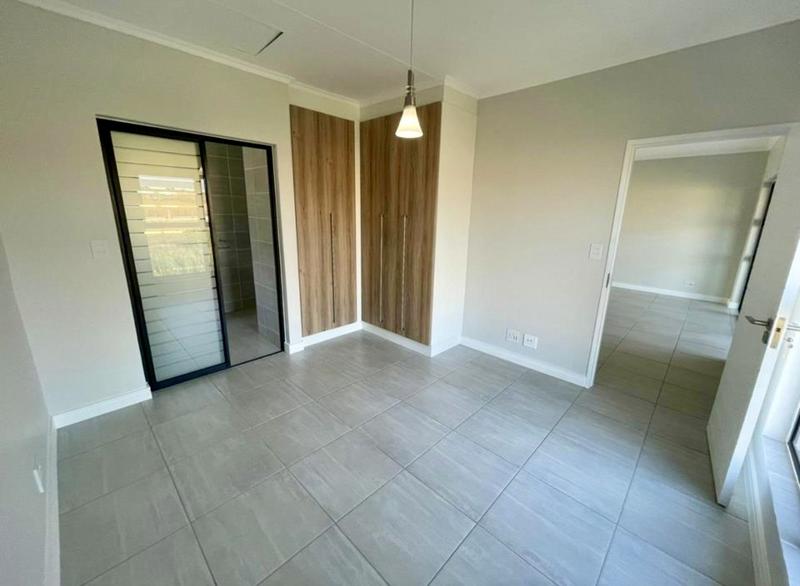 To Let 1 Bedroom Property for Rent in Waterfall Gauteng