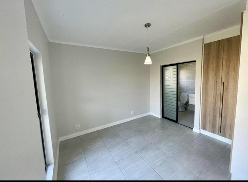 To Let 1 Bedroom Property for Rent in Waterfall Gauteng