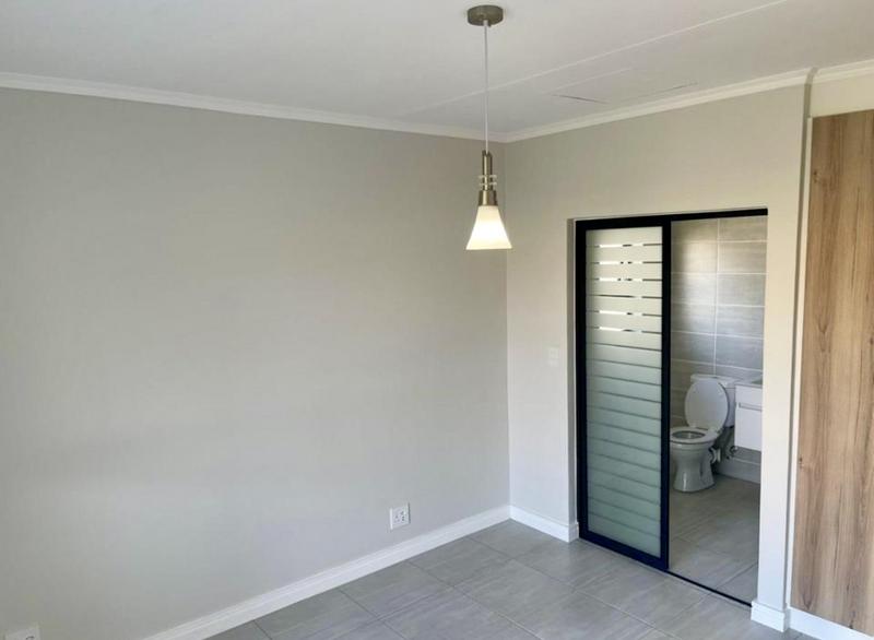 To Let 1 Bedroom Property for Rent in Waterfall Gauteng