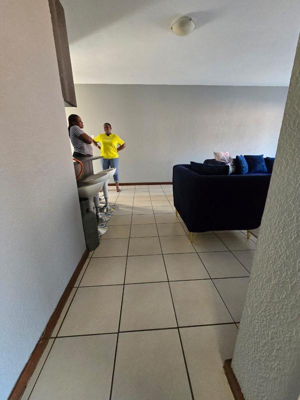 2 Bedroom Property for Sale in Oakdene Gauteng