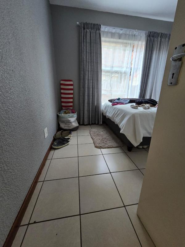2 Bedroom Property for Sale in Oakdene Gauteng