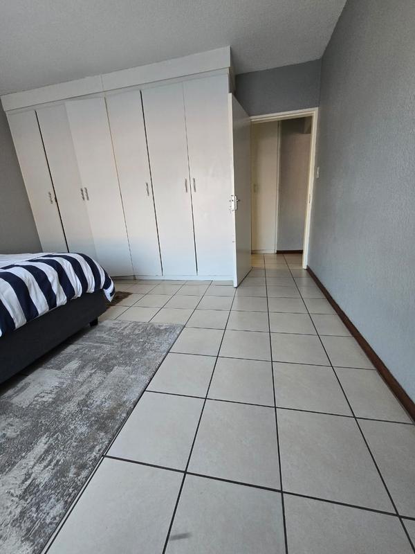 2 Bedroom Property for Sale in Oakdene Gauteng