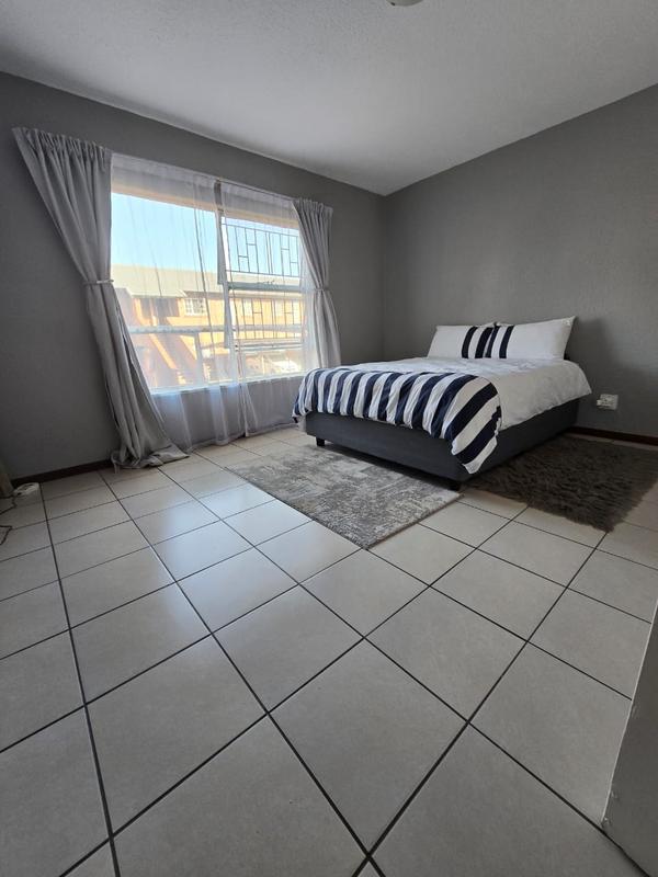 2 Bedroom Property for Sale in Oakdene Gauteng
