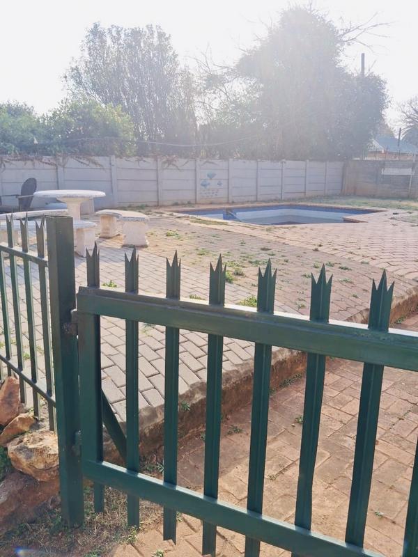 To Let 3 Bedroom Property for Rent in Wychwood Gauteng