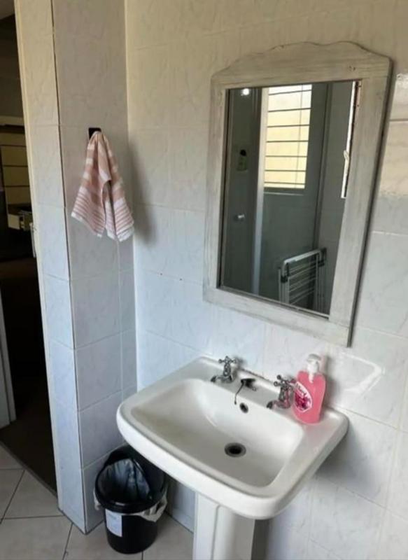 To Let 1 Bedroom Property for Rent in Robindale Gauteng