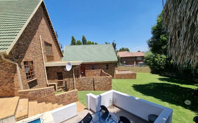 4 Bedroom Property for Sale in Oakdene Gauteng