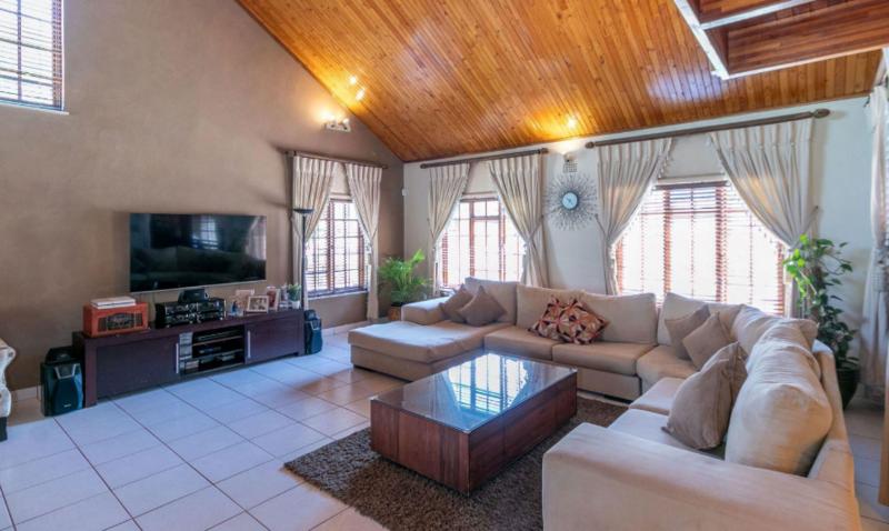 4 Bedroom Property for Sale in Oakdene Gauteng