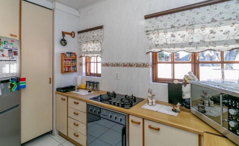 4 Bedroom Property for Sale in Oakdene Gauteng