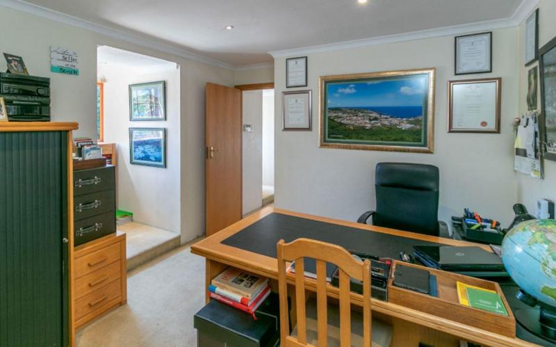 4 Bedroom Property for Sale in Oakdene Gauteng