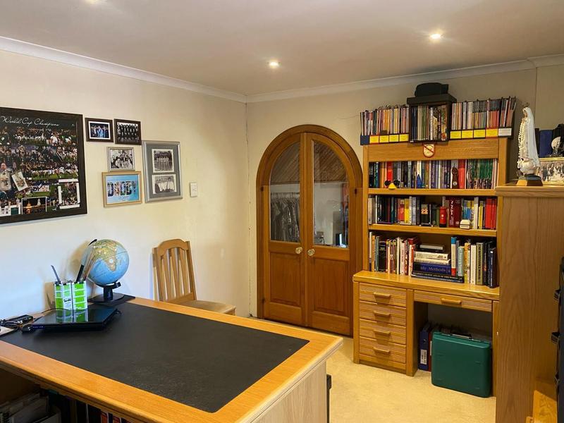 4 Bedroom Property for Sale in Oakdene Gauteng