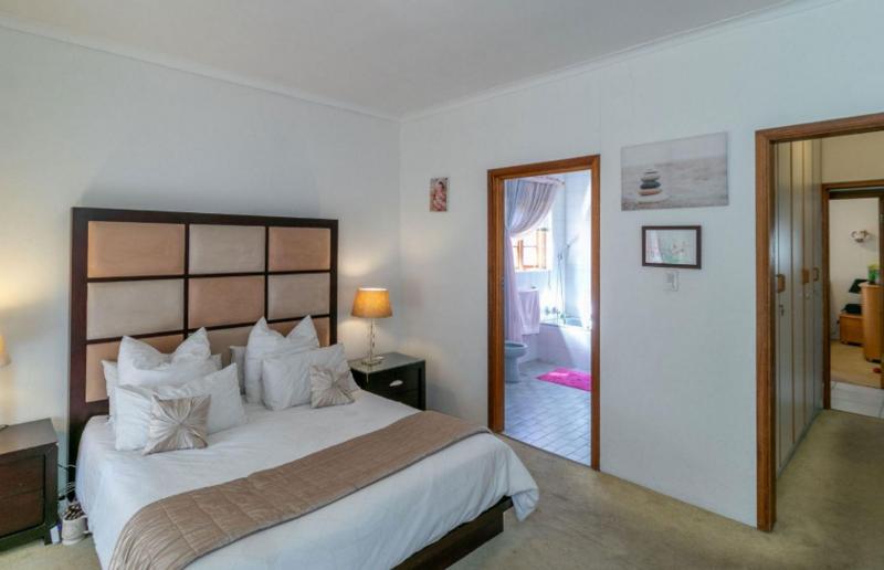 4 Bedroom Property for Sale in Oakdene Gauteng