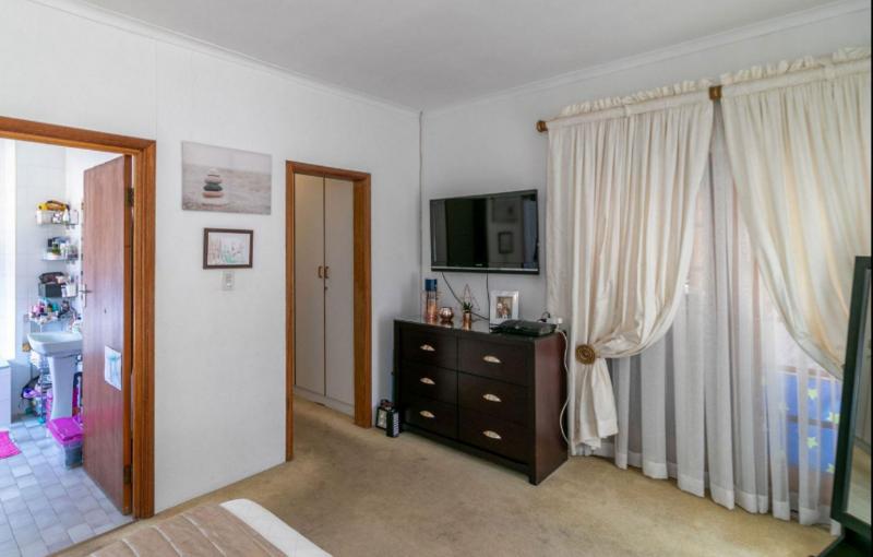 4 Bedroom Property for Sale in Oakdene Gauteng
