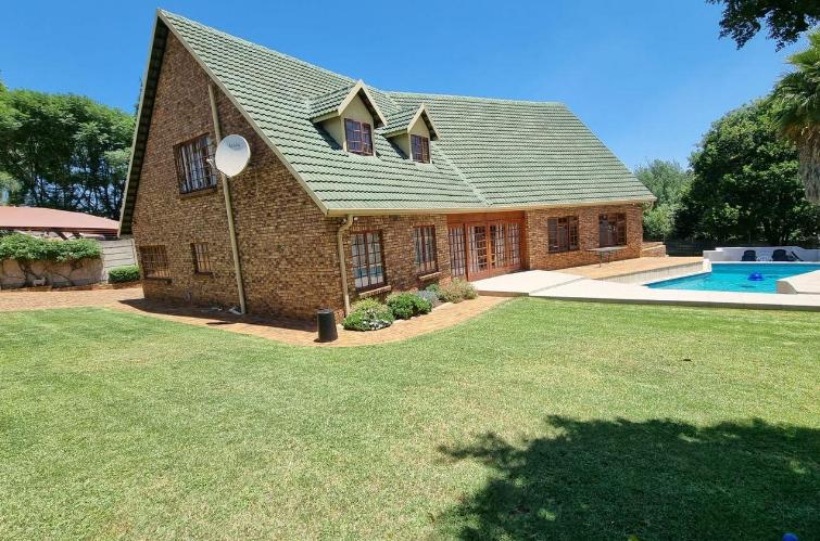 4 Bedroom Property for Sale in Oakdene Gauteng