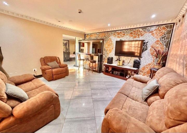 4 Bedroom Property for Sale in Welgedacht Gauteng