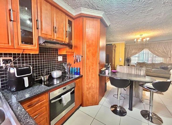 4 Bedroom Property for Sale in Blue Hills Gauteng