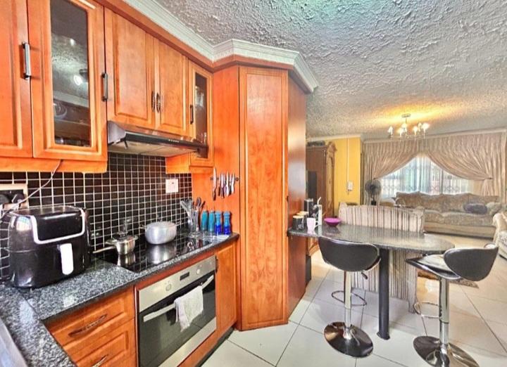 4 Bedroom Property for Sale in Blue Hills Gauteng