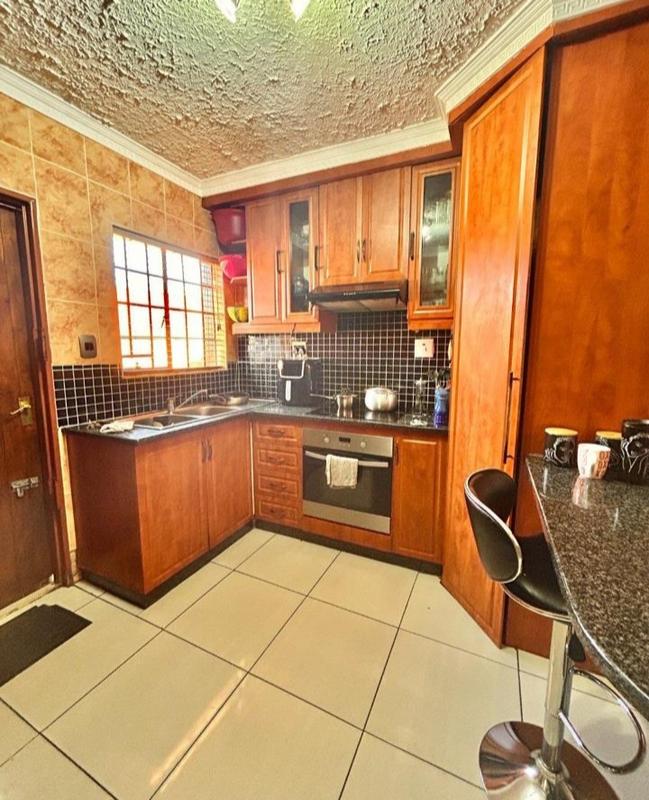 4 Bedroom Property for Sale in Blue Hills Gauteng